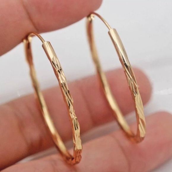 **NEW 18K Gold Hoop Earrings - Picture 1 of 9